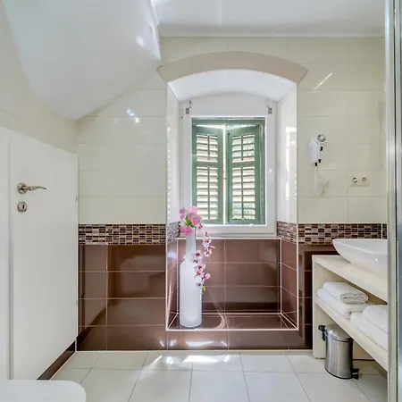 Imperator Guest house
